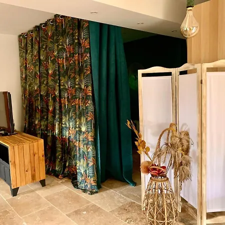 Semesterbostad L Echappee, Maison Au Bord De L Eau *